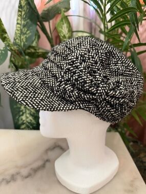 Chic Wool Beret | Parisian Style